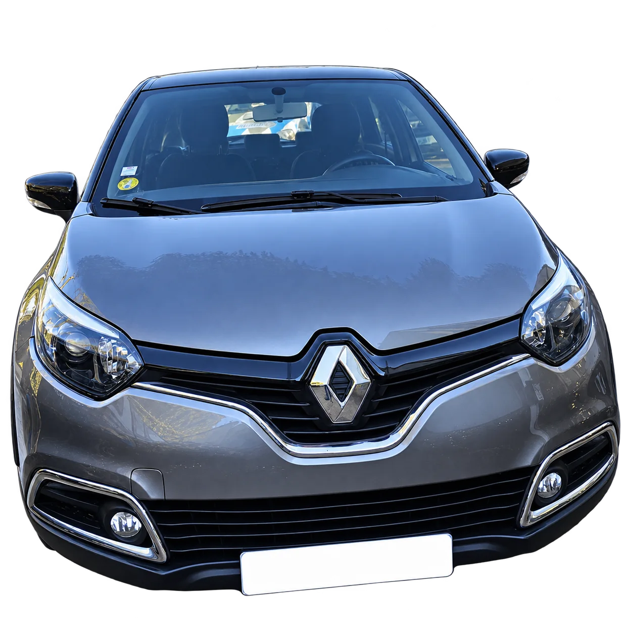 Vue de face d’une Renault grise découpée, avec le logo losange sur la calandre.